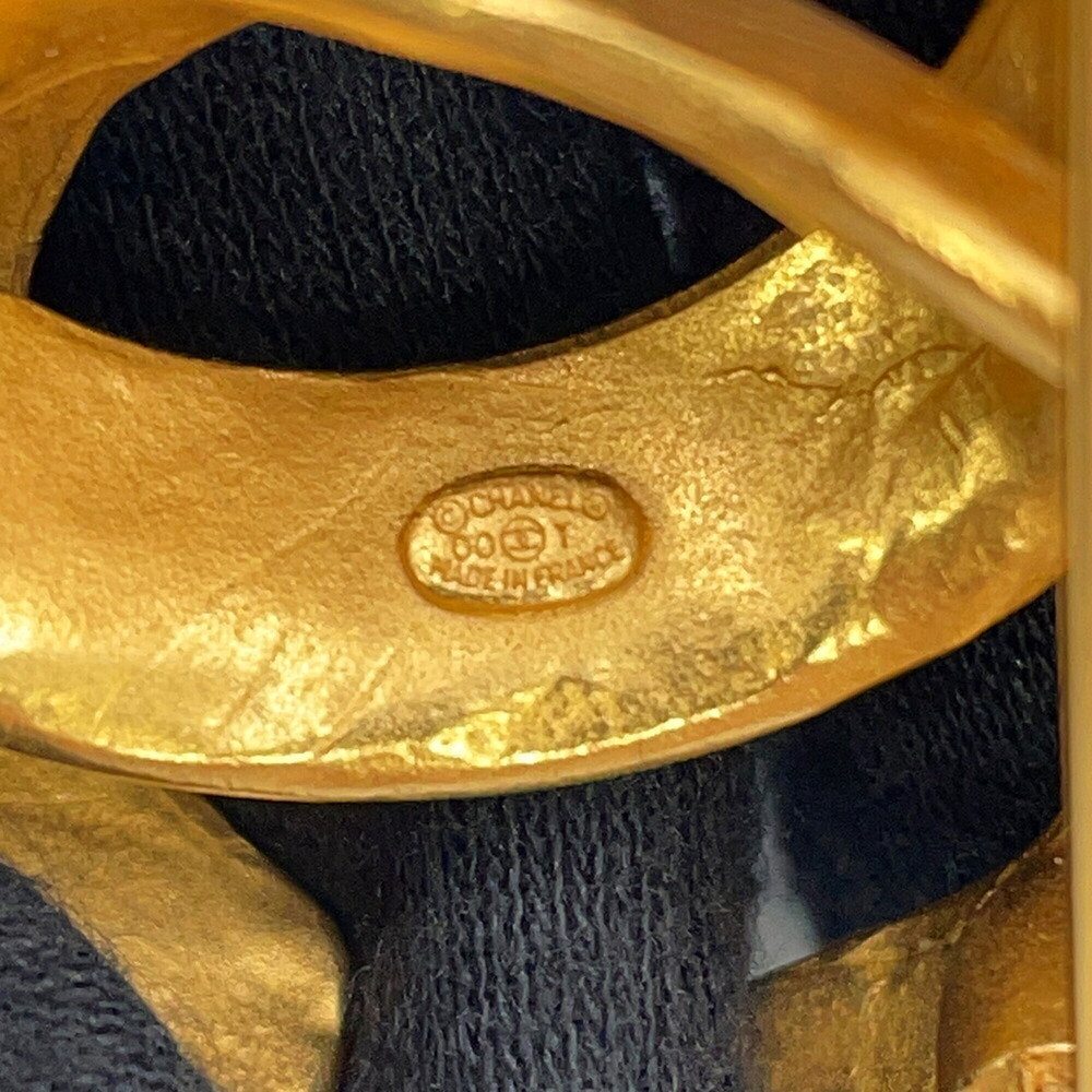 CHANEL Gold Logo Brooch - Picture 9 of 9